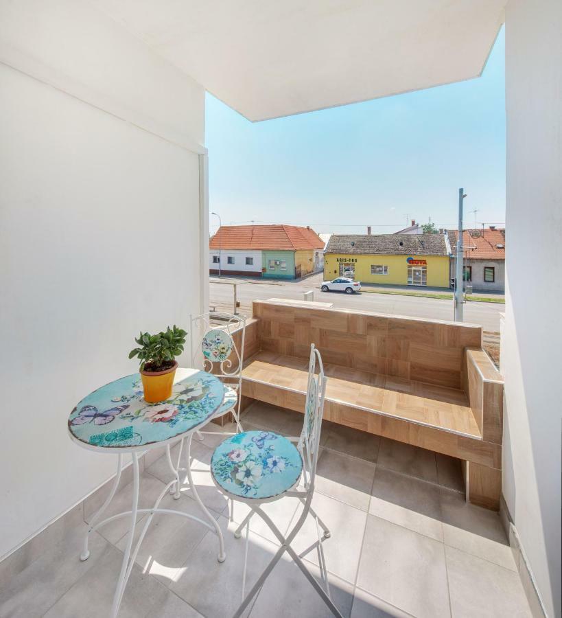 Apartman Osijek Exterior foto